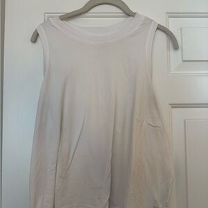 Vuori White Sleeveless Boxy Tank Top